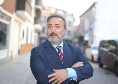 Elegant bir Belçikalı Türk siyasetçi: Kadir Duran 